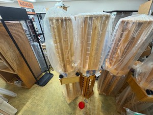 lot 146 image: Merchandising displays