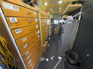 lot 156 image: Sunglasses, knives, 6 USB Type C Cables, Onyx chargers, window mount, carrying cases, LED lights