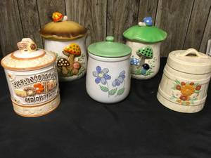 lot 349 image: FloralForest Cookie Jars