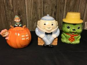 lot 355 image: Nursey Rhyme Cookie Jars