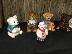 lot 357 image: Bear Cookie Jars