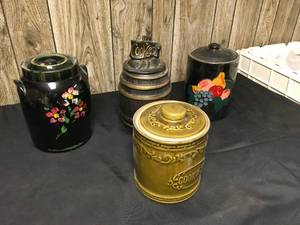 lot 359 image: Vintage Classic Style Cookie Jars