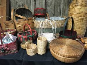 lot 300 image: Basket Lot