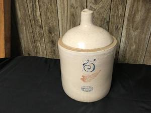 lot 43 image: Redwing Jug
