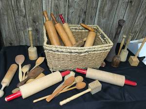 lot 321 image: VintageAntique Cooking