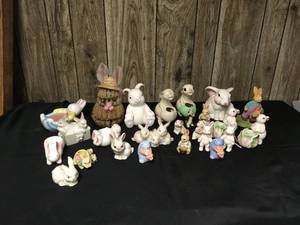 lot 322 image: Bunny Figurine Collection