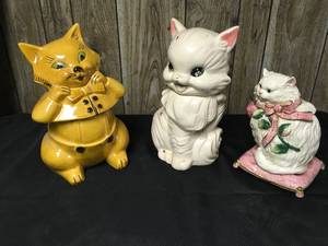 lot 329 image: Vintage Cat Cookie Jar