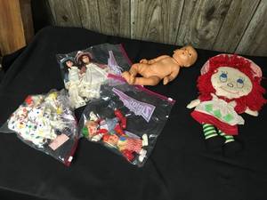 lot 335 image: Vintage Toys