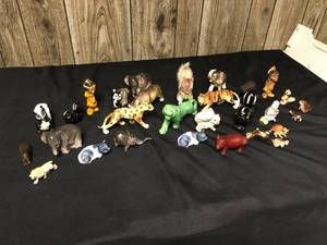 lot 338 image: Animal Figurine Lot