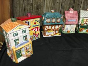 lot 341 image: House Cookie Jars