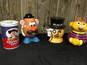 lot 346 image: Iconic Brands Cookie Jars