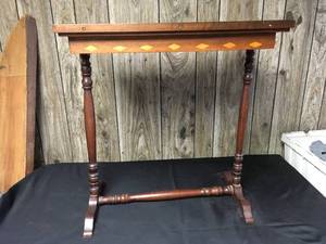 lot 271 image: AntiqueVintage Side Table