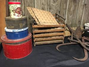 lot 278 image: Antique Farmhouse Lot