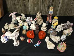 lot 362 image: Bunny Figurines 2