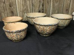 lot 374 image: Redwing Nesting Bowls
