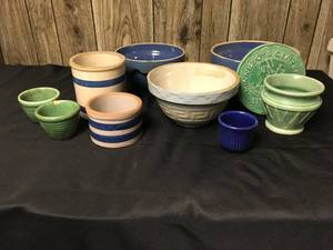 lot 375 image: Pottery Bowls