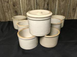 lot 384 image: Small Crocks