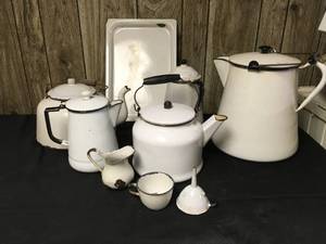 lot 250 image: Black & White Enamelware 3