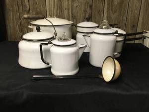 lot 251 image: Black & White Enamelware 4