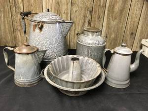lot 254 image: GranitewareEnamelware