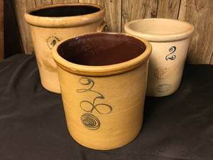 lot 261 image: Redwing Crocks