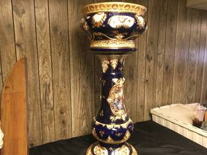 lot 48 image: Dresden GoldBlue Piece