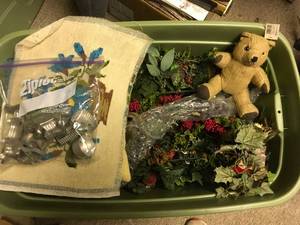 lot 427 image: Holiday Greenery