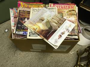 lot 428 image: Vintage Decorating Magazines