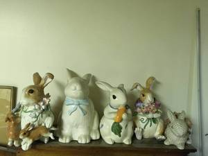 lot 430 image: 5 Pc Bunny Cookie Jars