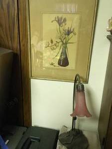 lot 432 image: Floral Lamp and Picture