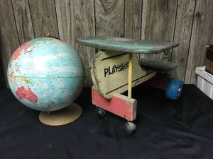lot 242 image: Vintage Kids Lot