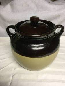 lot 447 image: Bean Crock