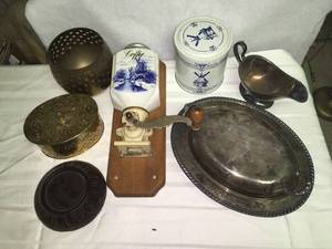 lot 438 image: Antique Collectibles