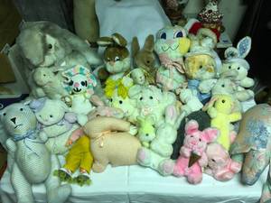 lot 442 image: Lot of Stuffed Bunnies