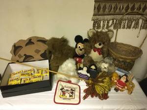 lot 471 image: Vintage Toys