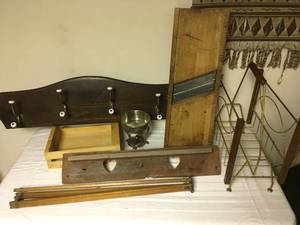 lot 472 image: Vintage Home Dcor