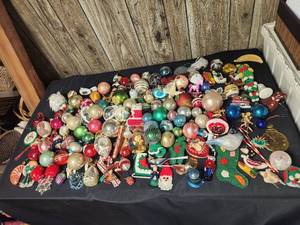lot 245 image: Antique-Present Ornaments