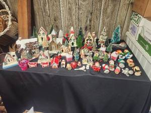 lot 215 image: Christmas Lot 3