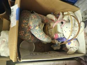 lot 437 image: Vintage Bunny Lot