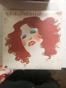lot 514 image: Vinyl Lot 8
