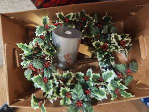 lot 536 image: Christmas Variety Box
