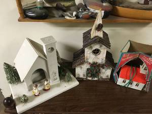 lot 539 image: Christmas Decor