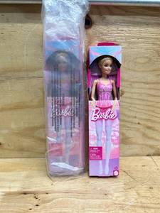 lot 42 image: Mattel Poseable Collectible Dolls, Vinyl Multicolor (lot of 2)
