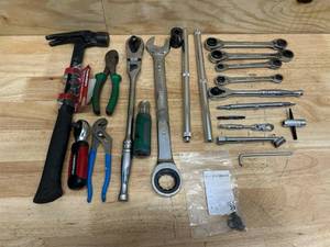 lot 54 image: Random Assortment of Tools