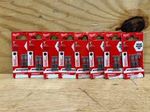 lot 74 image: Milwaukee Tool SHOCKWAVE Insert Bits for HeadLOK Wood Screws (lot of 8)