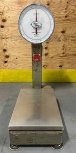 lot 259 image: Acc-Weigh 100 lb x 4 oz vintage scale