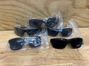 lot 104 image: Various Sunglasses (lot of 5)
