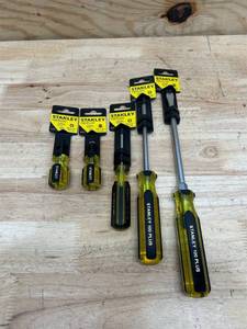 lot 105 image: Stanley Screwdrivers (lot of 5)