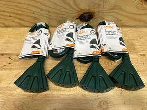 lot 110 image: 2 ft. 143 Light Duty IndoorOutdoor Extension Cord with Multiple Outlet Triple Tap End, Green (lot of 4)