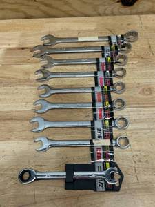 lot 136 image: KT Industries Wrenches (lot of 9)